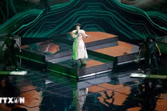 Singer Duc Phuc performs at the international music contest Intervision 2025 in Moscow, Russia. (Photo: VNA)