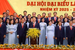 Secretary of the provincial Party Committee Vu Hong Van speaks at the event. (Photo: VNA)