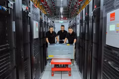 The B200 supercomputing system delivers performance of up to 1.5 ExaFLOPs FP8, equivalent to 1.5 quintillion calculations per second. (Photo: nhandan.vn)