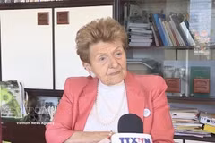 Helene Luc, French Honorary Senator and Honorary President of the France–Vietnam Friendship Association, grants an interview to the Vietnam News Agency. (Photo: VNA)