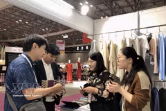 Domestic and foreign businesses forge trade links at VIATT 2026. (Photo: VNA)