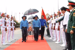 Remains of the fallen soldiers were repatriated through the Binh Hiep international border gate in Binh Hiep commune, Tay Ninh province, on May 12. (Photo: VNA)
