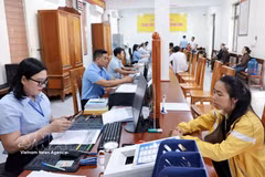 At Phong Nha communal Public Administration Service Centre in Quang Tri province (Photo: VNA)