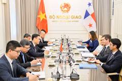 At the second political consultation between the Ministries of Foreign Affairs of Vietnam and Panama on July 28 in Hanoi. (Photo: Courtesy of Ministry of Foreign Affairs)