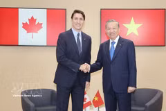 General Secretary of the Communist Party of Vietnam Central Committee and President To Lam meets with Canadian Prime Minister Justin Trudeau on the sidelines of the 19th Francophonie Summit in France on October 5, 2024 (Photo: VNA) 