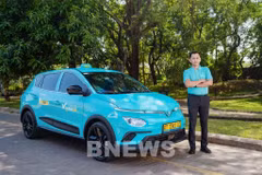 Green SM - GSM's pioneering electric taxi service officially has been launched in Bekasi city, Indonesia. (Photo: VNA)