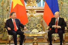 General Secretary of the Communist Party of Vietnam Central Committee and President To Lam meets with Russian President Vladimir Putin in Moscow on September 9, 2026. (Photo: VNA)