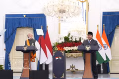 Indonesian President Prabowo Subianto (right) and Indian Prime Minister Narendra Modi at the Merdeka Palace in Jakarta on July 7, 2026. (Photo: VNA)