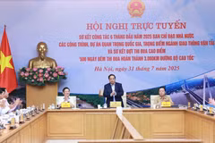 Prime Minister Pham Minh Chinh chairs the 19th meeting of the State Steering Committee for National Key Transport Projects on July 31. (Photo: VNA)