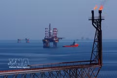 An oil rig of Vietsovpetro at the Bach Ho field - the largest oil and gas field in Vietnam. (Photo: VNA)