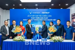 At the signing ceremony between Vinfast and Vietmap. (Photo: VNA)