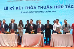 The signing ceremony of a cooperation agreement among strategic partners for the development of the Da Nang Free Trade Zone on June 13, 2026. (Photo: VNA)