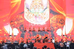 A drum performance opens the launch of a nationwide campaign calling for all people to practice physical training in Hanoi on October 10, 2026. (Photo: VNA)