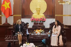 Nguyen Thi Ngoc Diep, Vice Chairwoman of the Can Tho People’s Committee (R), meets with Italian Consul General in Ho Chi Minh City Alessandra Tognonato on October 12. (Photo: VNA)