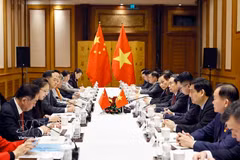 NA President meets Chinese friendship figures in Beijing