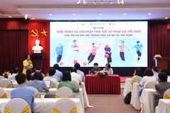 Panellists discuss measures to promote sports participation among secondary school girls in Vietnam at a seminar on June 18 in Hanoi. (Photo: Courtesy of the organisers)