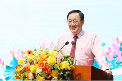 General Director of the Vietnam Bank for Social Policies, Duong Quyet Thang presides over the conference. (Photo: Vietnam+)