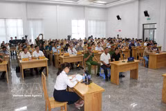 A mock trial to disseminate legal information on combating IUU fishing is held in Phan Thiet ward, Lam Dong province, on March 24. (Photo: VNA)