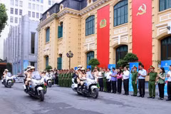 Participating forces parade through Hanoi to mark the 2026 Action Month on Drug Prevention and Control. (Photo: VietnamPlus)