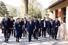 NA President Tran Thanh Man arrives at Zaoyuan revolutionary site, China’s Shaanxi province, on October 14, 2026. (Photo: VNA)