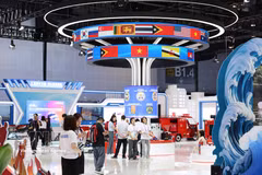 AI exhibition areas at CAEXPO 2026 attract the attention of both businesses and visitors. (Photo: VNA)