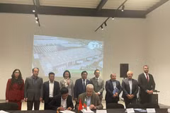 Signing of the letters of intent at the Bulgaria-Vietnam Business Forum (Photo published by VNA)