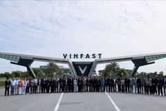 Vietnamese electric vehicle maker VinFast on October 8 signs letters of intent (LOIs) with more than 50 e-motorcycle dealers in 15 Indian states and territories. (Photo: vinfastauto.in)