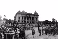 Hundreds of thousands of people from Hanoi and neighbouring provinces gather at the Hanoi Opera House Square for an unprecedented mass rally in support of the nationwide uprising to seize power, August 19, 1945. (Photo: VNA Archives)