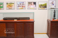 National treasures on display at the Can Tho Museum feature QR codes that visitors can scan to access more information. (Photo: VNA)
