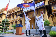 Flag-raising ceremony marking the 57th anniversary of the founding of the Association of Southeast Asian Nations (ASEAN), organised by the Vietnamese Ministry of Foreign Affairs in Hanoi on August 8, 2024. (Photo: VNA)