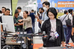 Visitors explore agricultural production equipment on display at Agri & Biotech Vietnam 2026 in Ho Chi Minh City. (Photo: VNA)
