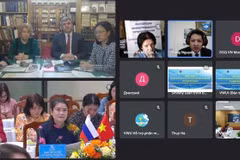 At the online symposium on promoting the role of women and girls in science and technology. (Photo: VNA)