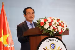 Chairman of the municipal People’s Committee Nguyen Van Duoc speaks at the event. (Photo: VNA)