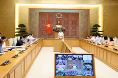 Deputy Prime Minister Nguyen Van Thang chairs the meeting on September 4. (Photo: chinhphu.vn)