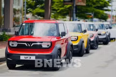 Leading VinFast’s electric vehicle lineup in August is the VF 3, a nationwide favorite among Vietnamese consumers, with 6,453 units delivered to customers, bringing its year-to-date total to 35,798 vehicles. (Photo: VNA)