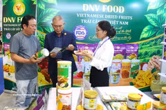 Visitors explore products at the fair (Photo: VNA)