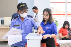 Online public services in Thanh Khe ward, Da Nang city, help residents protect personal data. (Photo: nhandan.vn) 