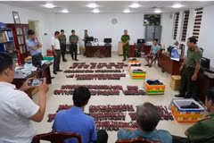 Nearly 9,300 electric detonators are confiscated. (Photo: VNA)