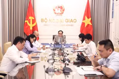 Minister of Foreign Affairs Le Hoai Trung holds phone talks with his Canadian counterpart Anita Anand on August 22. (Source: Ministry of Foreign Affairs)