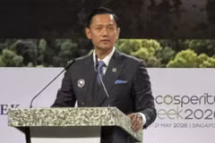Indonesia accelerates mega sea dyke project