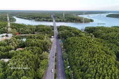 Can Gio protective forest spans four communes — Can Gio, Binh Khanh, An Thoi Dong and Thanh An of Ho Chi Minh City - creating potential for the development of the carbon credit market. (Photo: VNA)