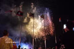 The high-altitude firework displays at the Saigon River tunnel entrance in Ho Chi Minh City - Illustrative image (Photo: VNA)