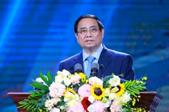Prime Minister Pham Minh Chinh speaks at the 5th National Press Awards on combating corruption, wastefulness, and negative phenomena 2024–2025 in Hanoi on October 30, 2025. (Photo: VNA)