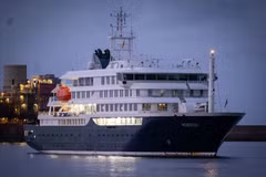 MV Hondius cruise ship at Granadilla Port on Tenerife Island, Spain, on May 10, 2026. (Photo: Xinhua/VNA)