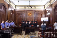 Defendants listen to the verdicts at the central courtroom of the People’s Court of Ho Chi Minh City on Setember 3, 2026. (Photo: VNA)