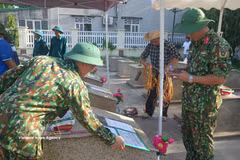 Each properly collected sample and accurately recorded piece of information brings the search for the names of unidentified martyrs one step closer to completion, helping ease the historical pain that still weighs on many families and society as a whole. (Photo: VNA)