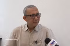 Beni Sukadis, Senior Coordinator at the Indonesian Institute for Defence and Strategic Studies, grants an interview to the Vietnam News Agency. (Photo: VNA)
