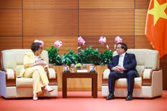 Prime Minister Pham Minh Chinh meets with Secretary-General of the UNCTAD Rebeca Grynspan in Hanoi on April 17. (Photo: VNA)