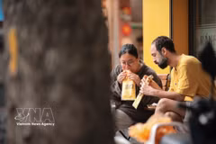 Vietnamese banh mi becomes a must-try for international visitors exploring Hanoi’s culinary scene. (Photo: VNA)