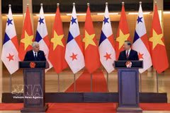 General Secretary of the CPV Central Committee and President To Lam and President of Panama José Raúl Mulino meet with the press immediately after their talks (Photo: VNA)